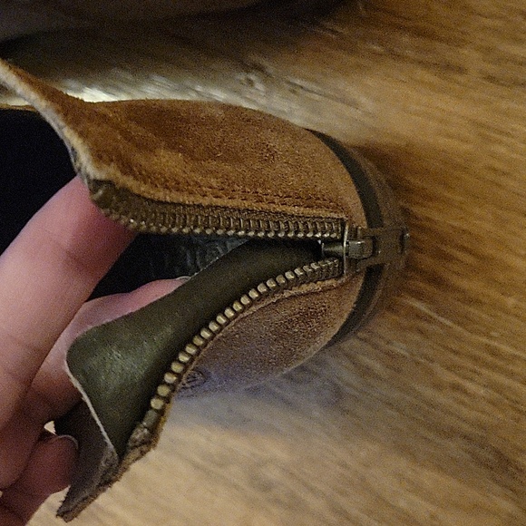 Born "Kerri" Distressed Suede Women's Bootie Brown Leather Shoes Size 7.5 - Picture 6 of 17